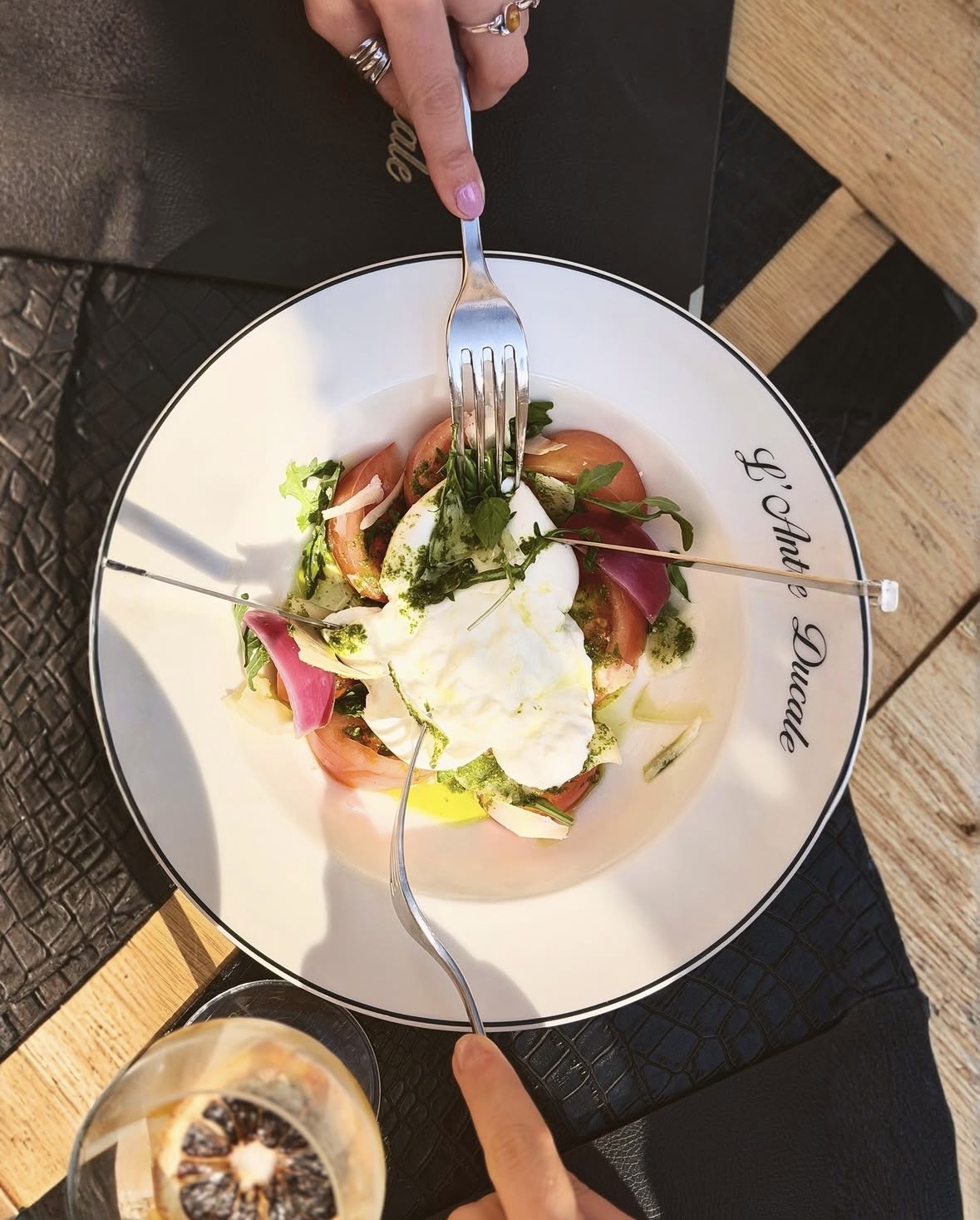 Caprese & burrata — L'Antre Ducale